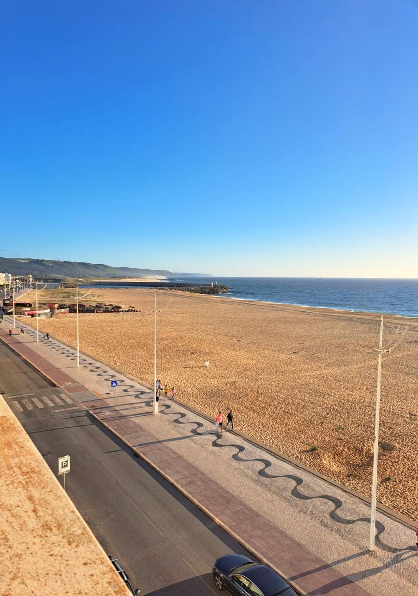 Sunset Terrace - Beachfront Apartment With Private Parking ナザレ エクステリア 写真